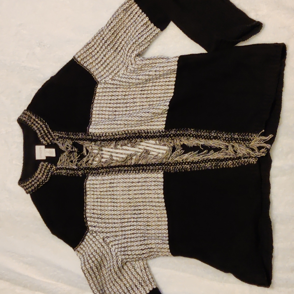 Chicos sweater with top clasp